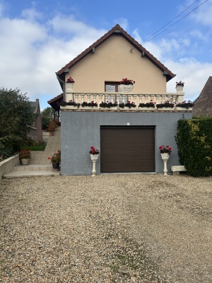 EXCLUSIVITE - AUX PORTES DE PERONNE - MAISON SOIGNEE et ENTRETENUE - (Réf : W0147) Prix : 149 100 €