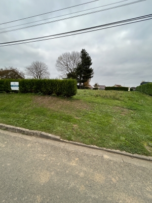 Terrain à bâtir avec bâtiment en tôles de bardage - A FLAUCOURT - Proche A29 / Gare TGV - (réf : T0101) Prix : 70 850 €