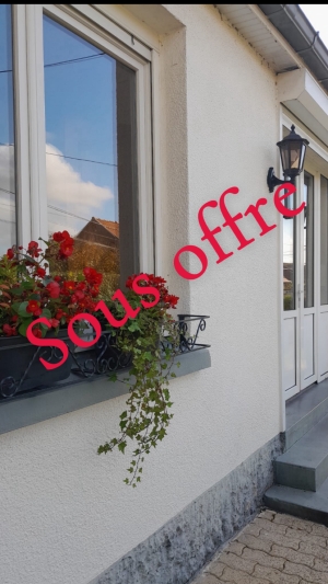 EXCLUSIVITE - A MOISLAINS (Bourg avec commerces) - ON POSE LES MEUBLES - Maison Soignée - (Réf : F0157) - Prix : 149 990 €